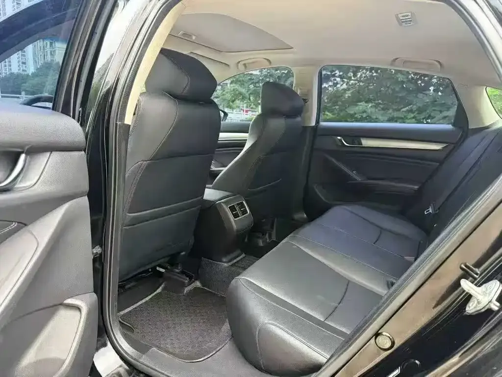 Honda Accord — фото 4