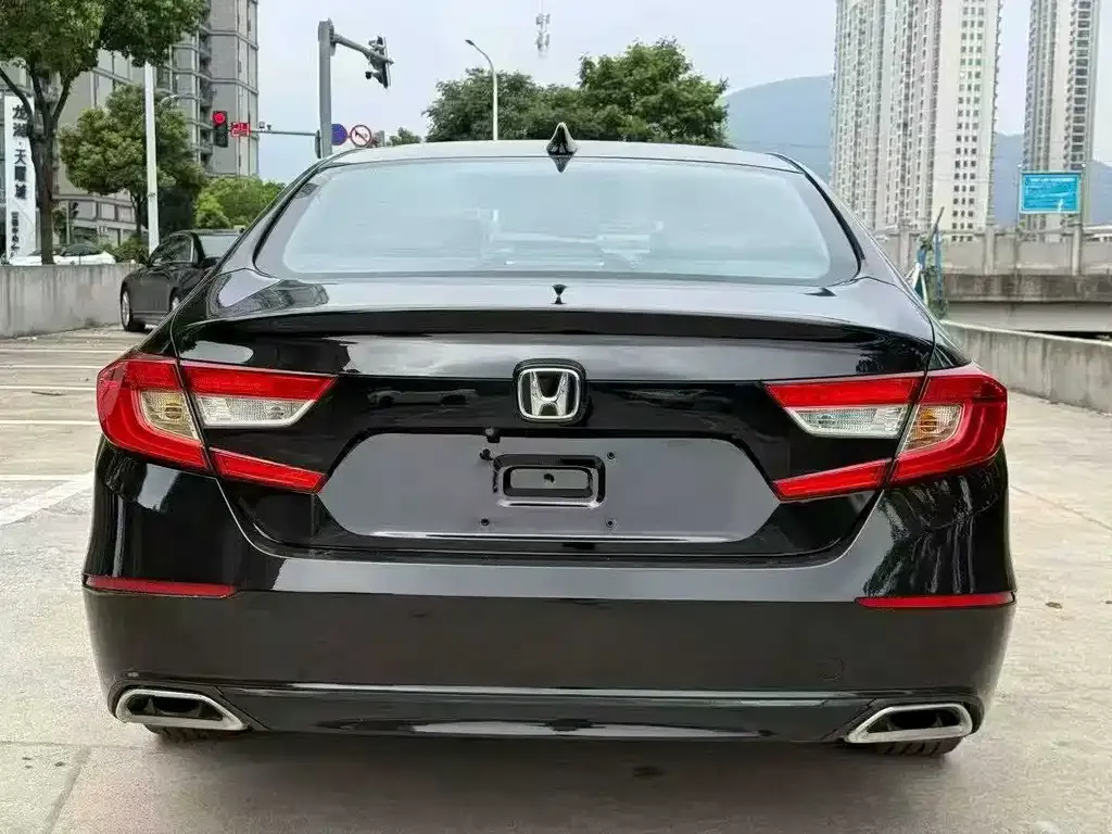 Honda Accord — фото 3