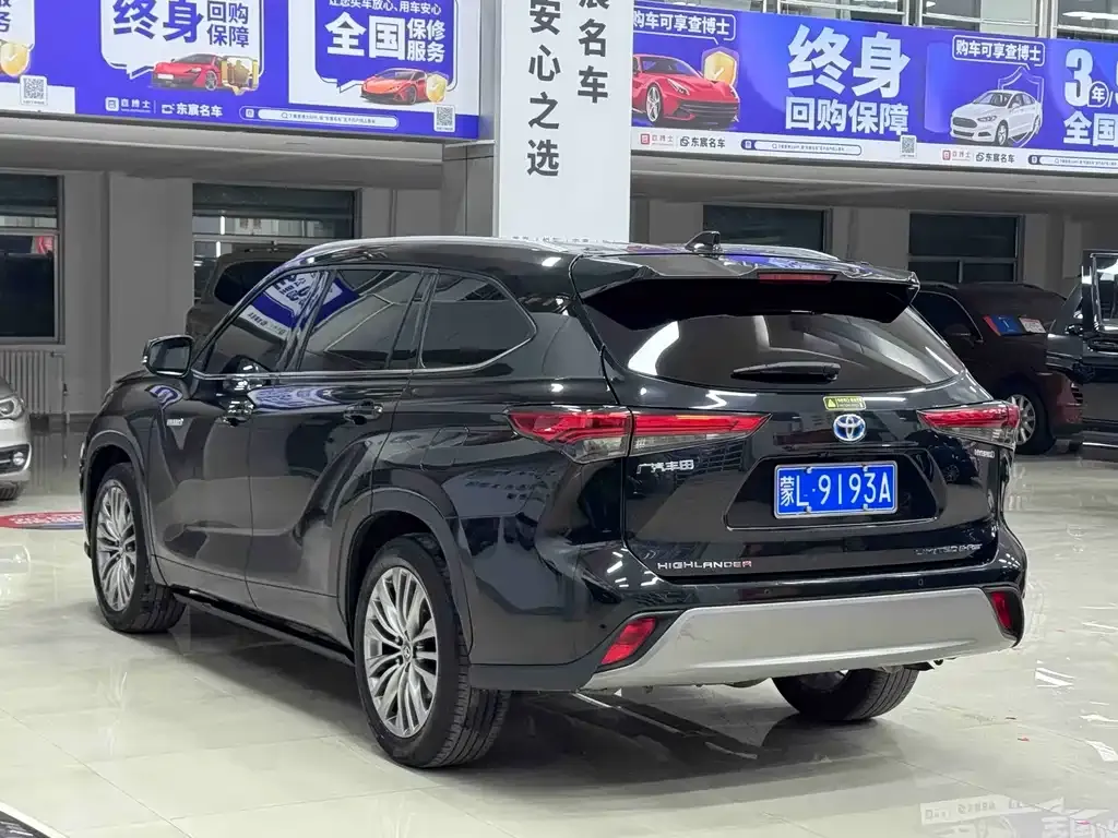 Toyota Highlander — фото 10