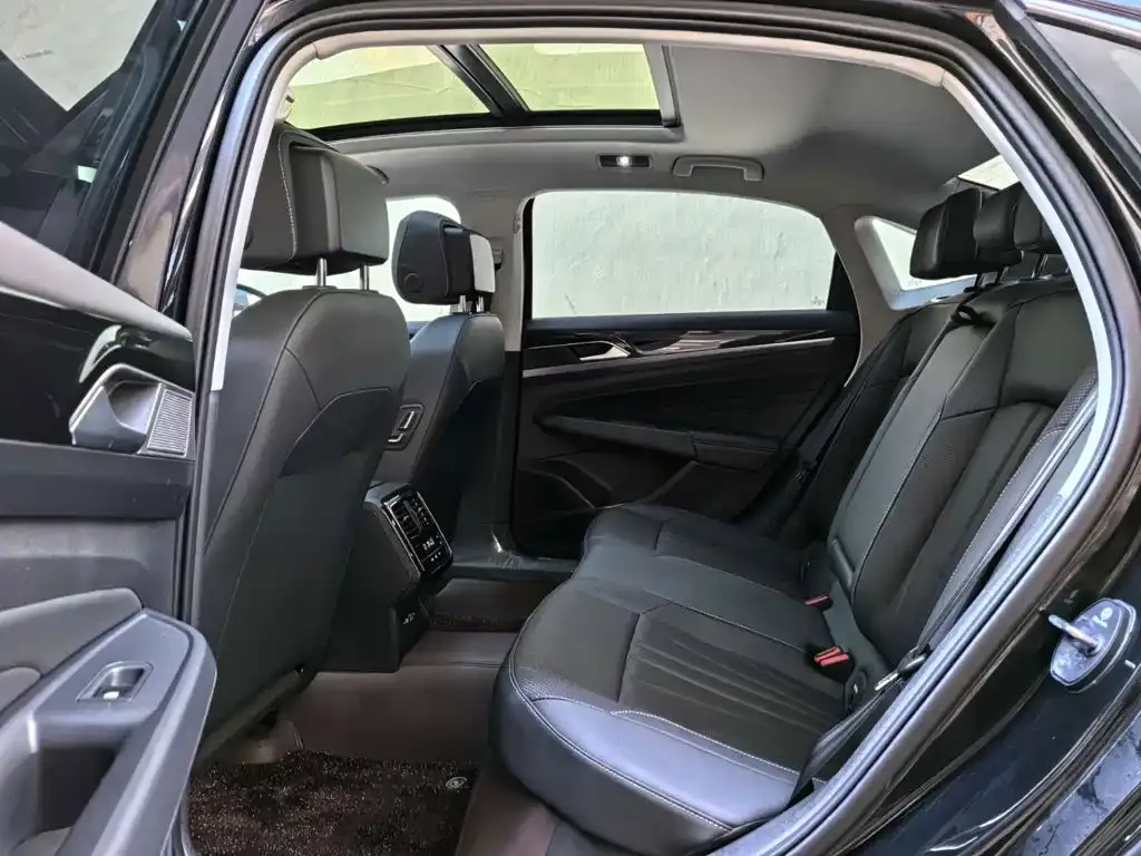 Volkswagen Passat — фото 8