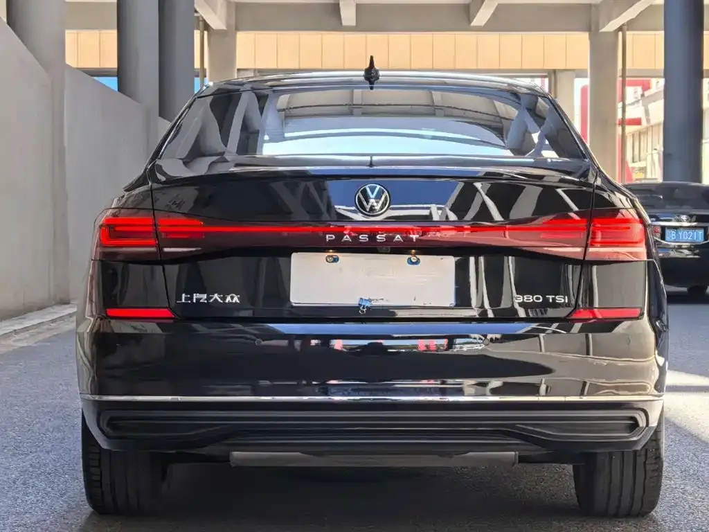 Volkswagen Passat — фото 7
