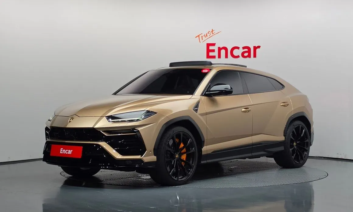 Lamborghini Urus — фото 1