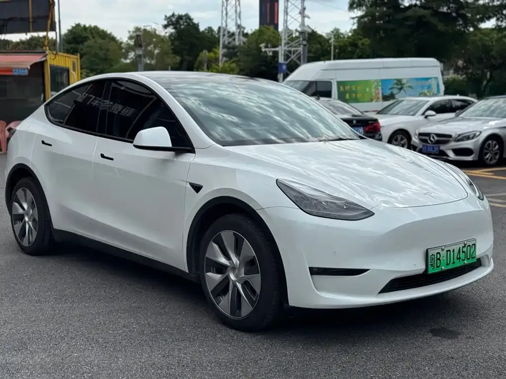 Tesla Model Y — фото 7