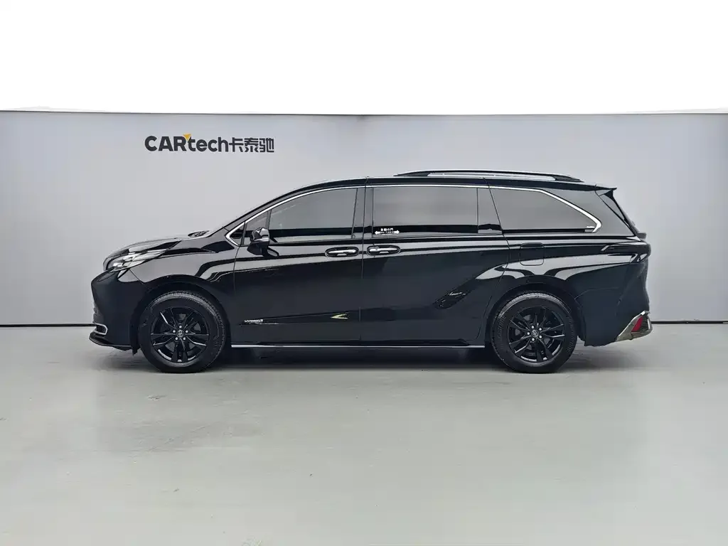 Toyota Sienna — фото 2