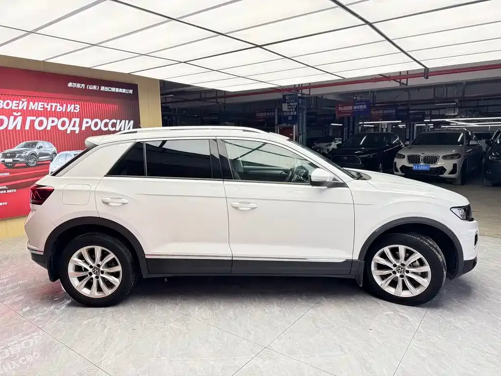 Volkswagen T-Roc — фото 8