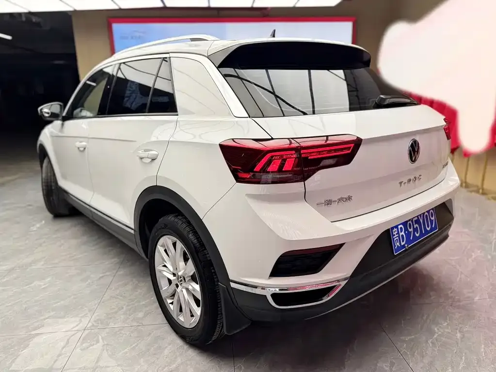 Volkswagen T-Roc — фото 2