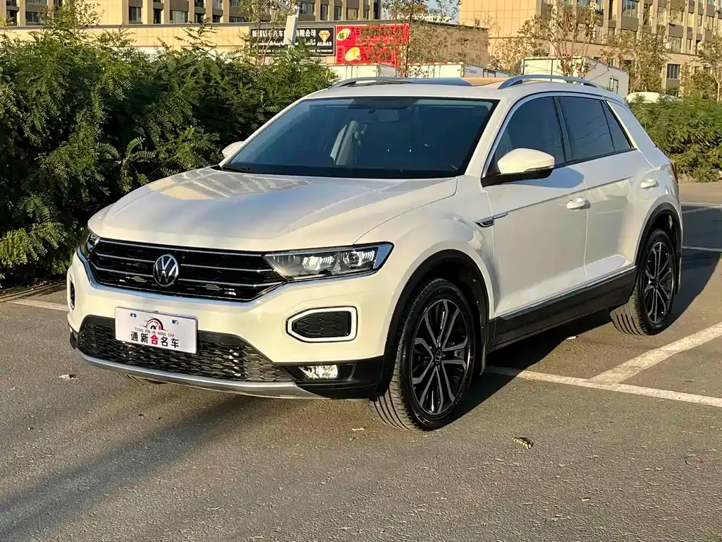 Volkswagen T-Roc — фото 1