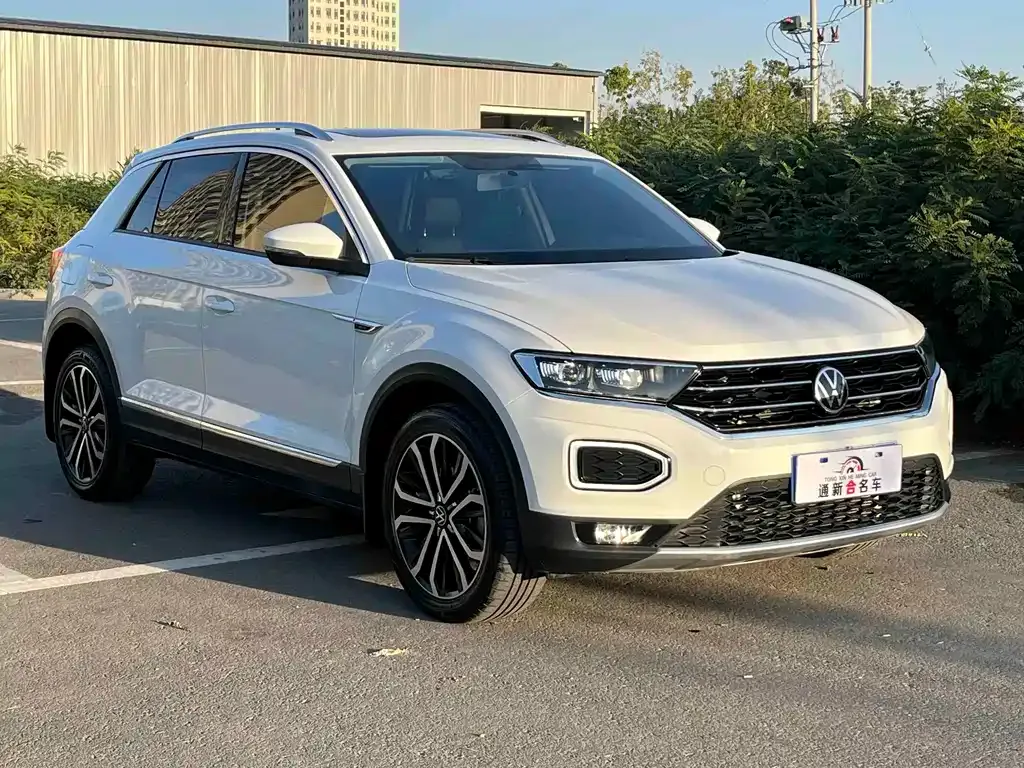 Volkswagen T-Roc — фото 9