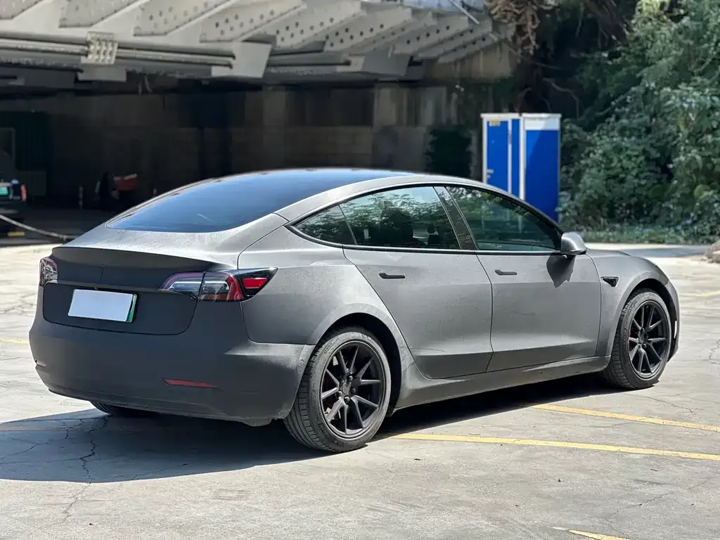 Tesla Model 3 — фото 6