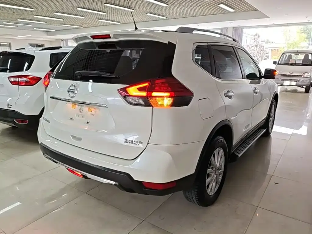 Nissan X-Trail — фото 8