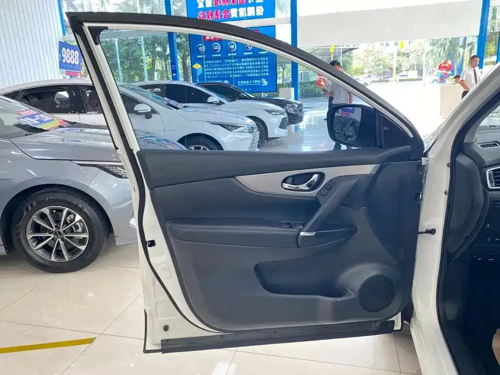 Nissan Qashqai — фото 5