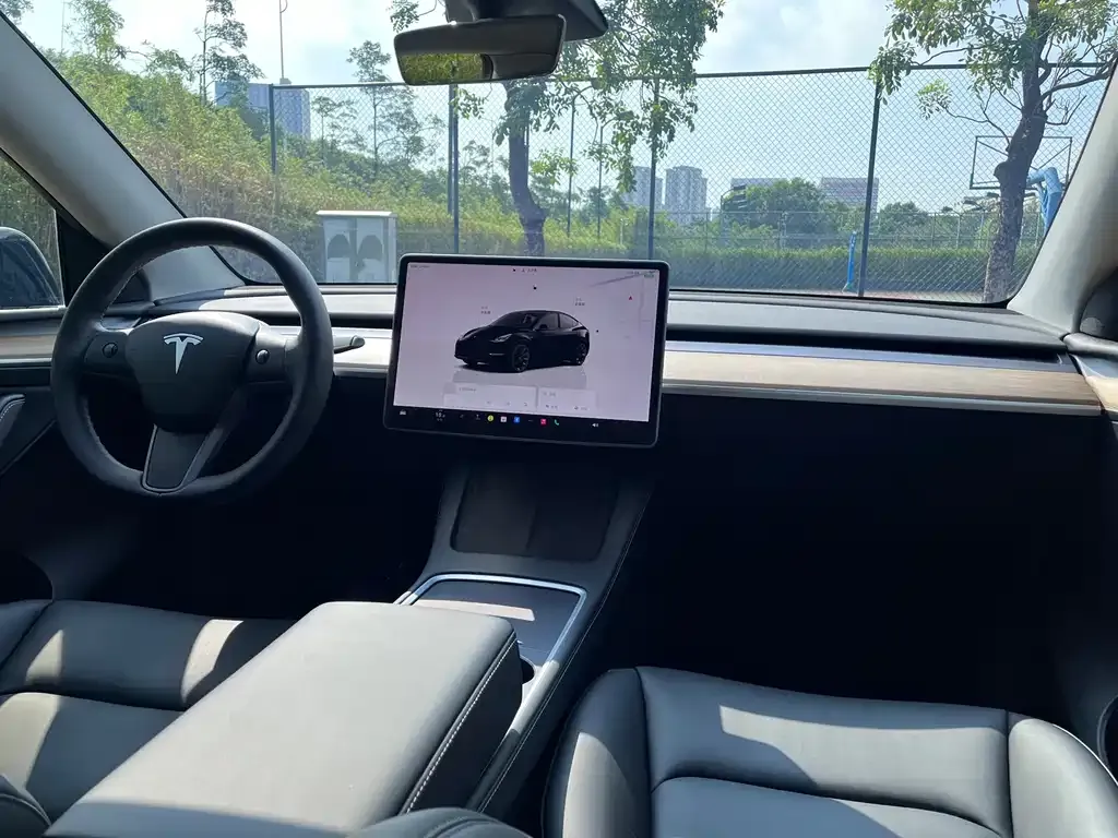 Tesla Model Y — фото 7