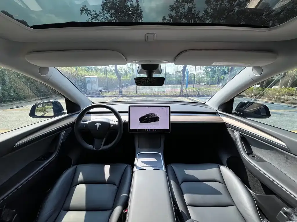 Tesla Model Y — фото 4