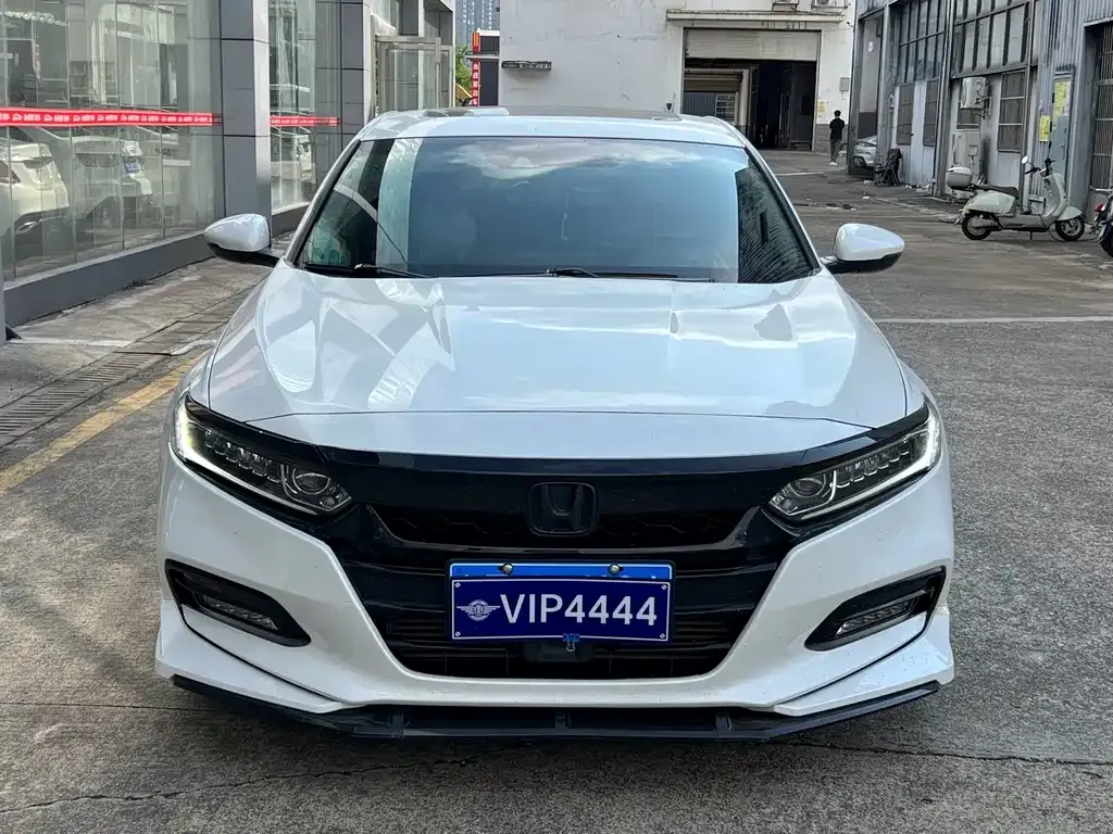 Honda Accord — фото 8