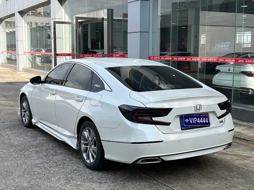 Honda Accord — фото 10