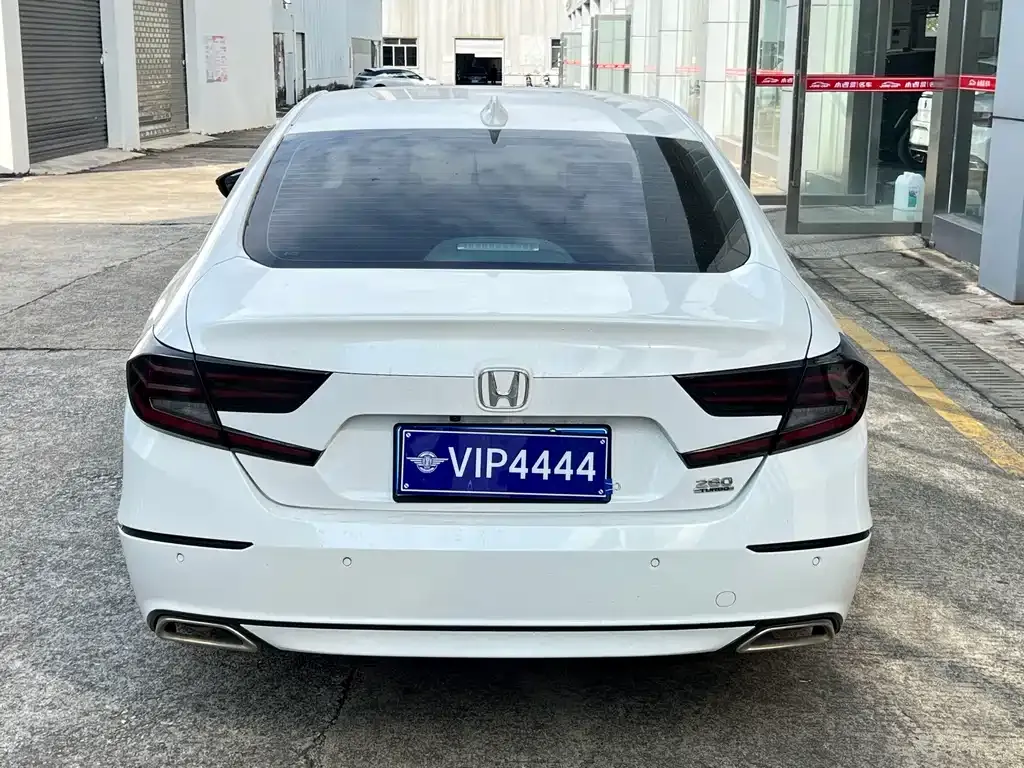 Honda Accord — фото 3