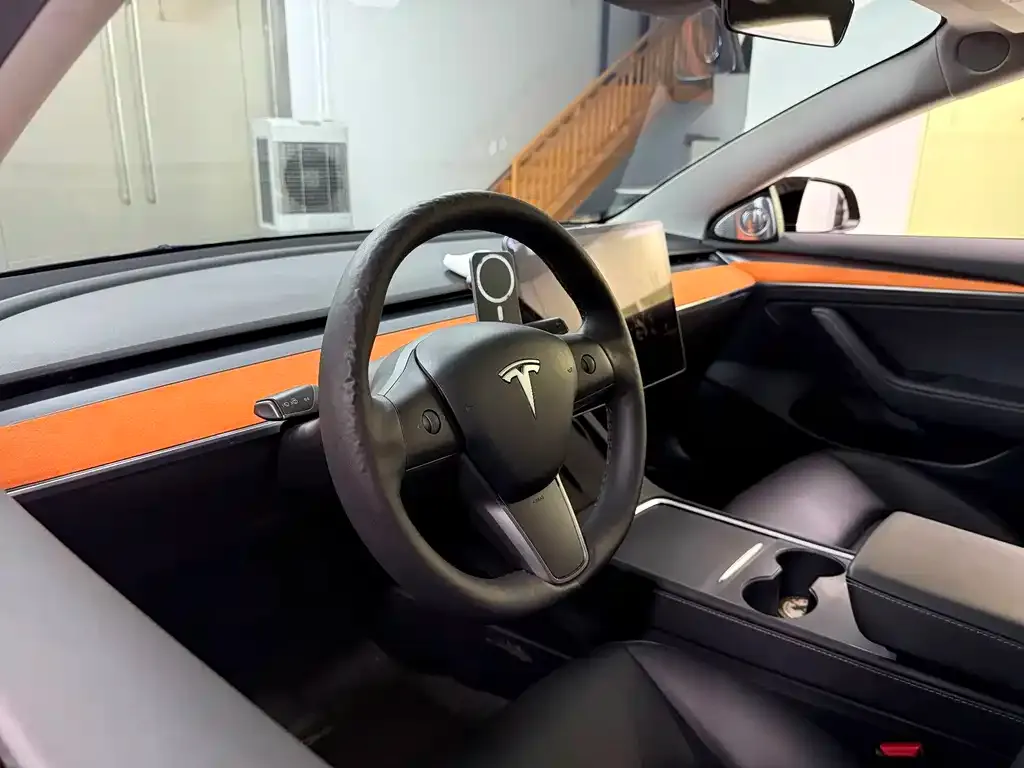 Tesla Model 3 — фото 5