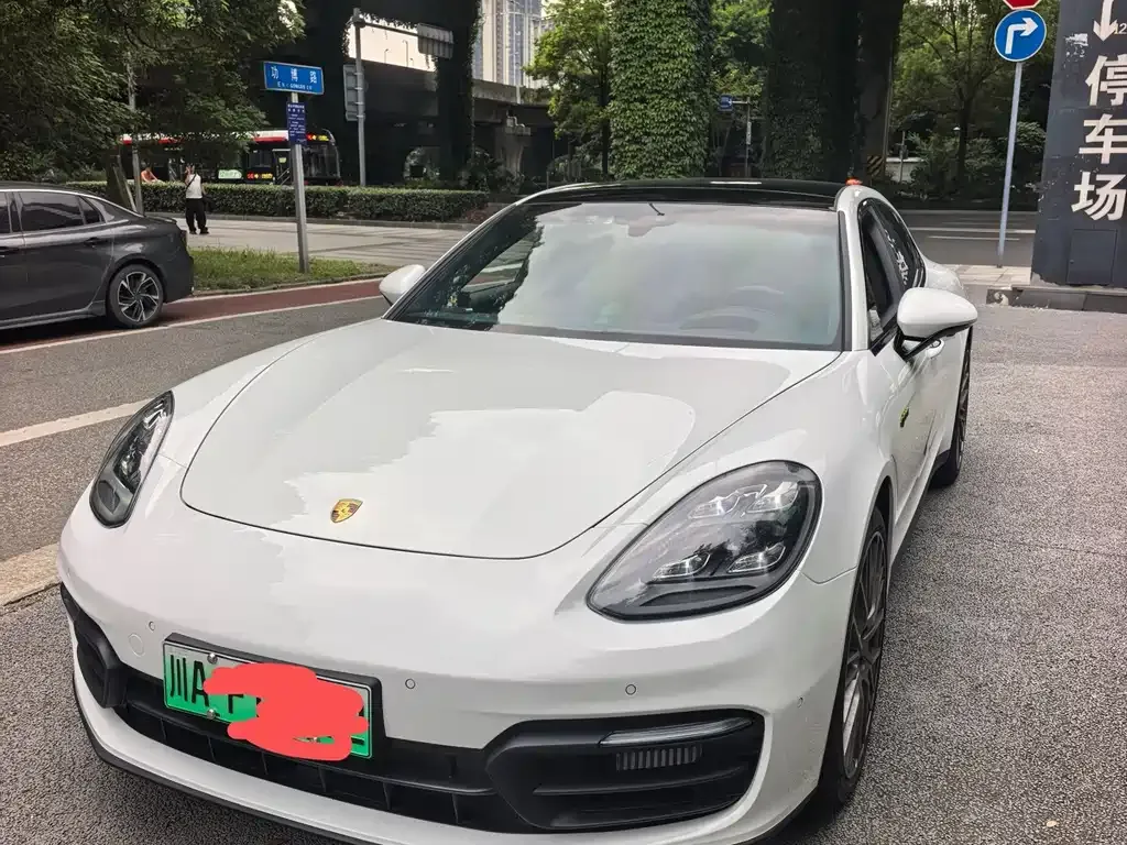 Porsche Panamera Hybrid — фото 1