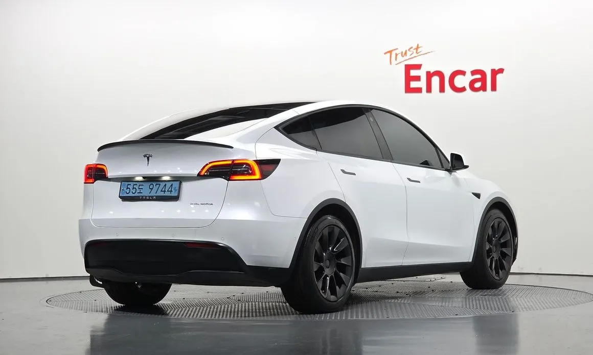 Tesla Model Y — фото 2