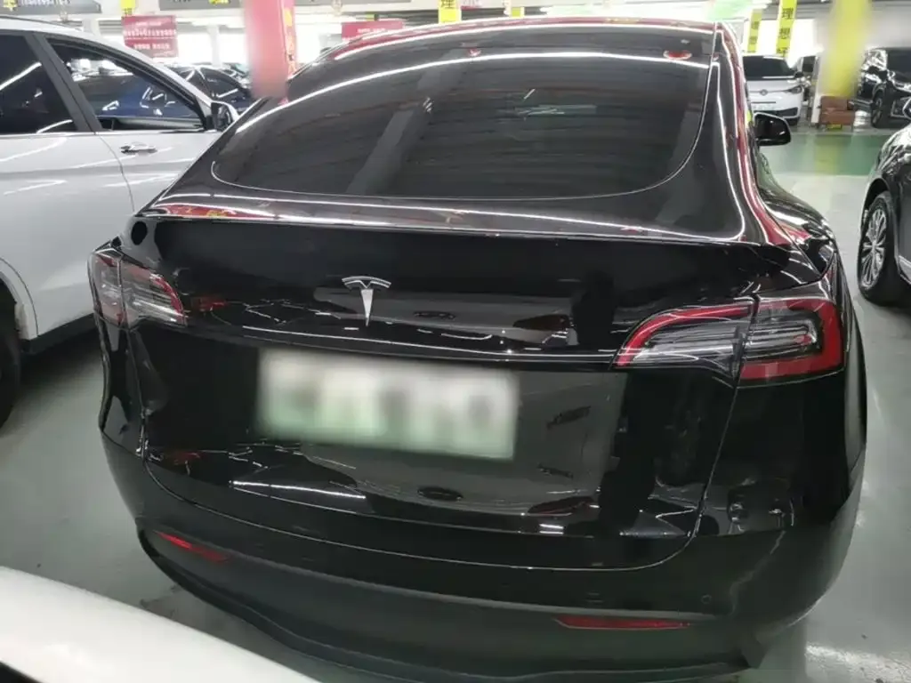 Tesla Model Y — фото 7