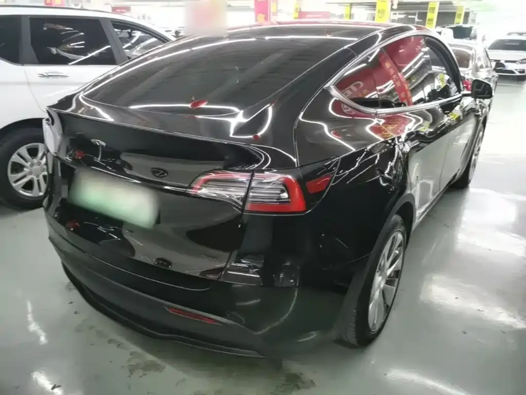 Tesla Model Y — фото 2