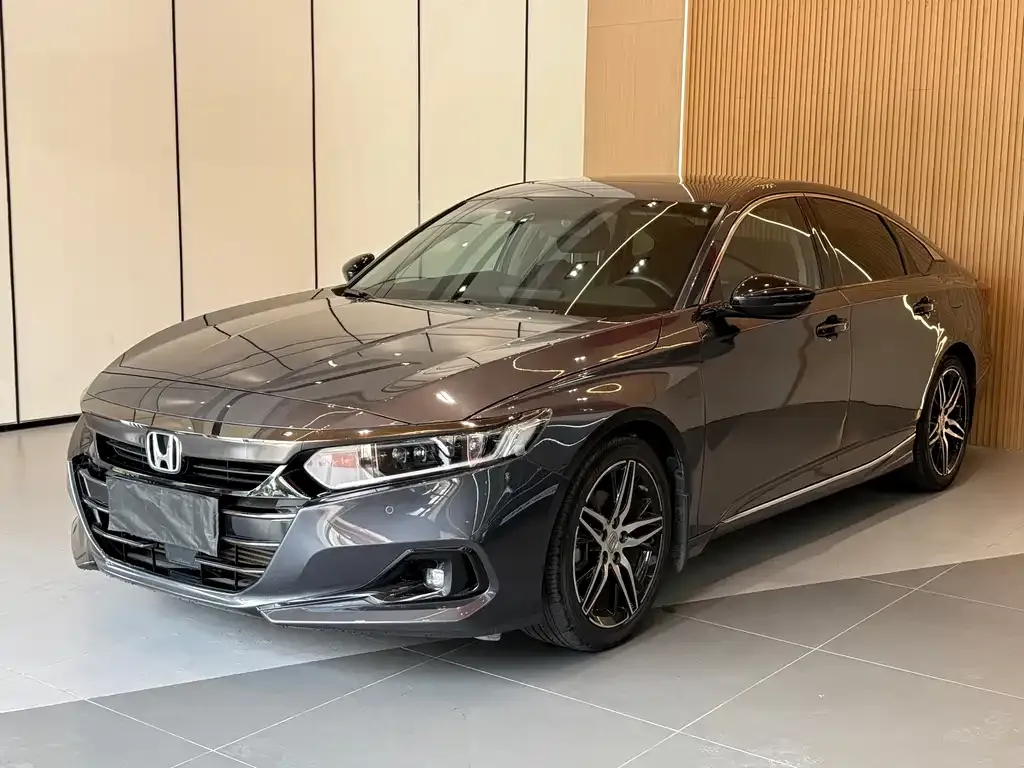Honda Accord — фото 1