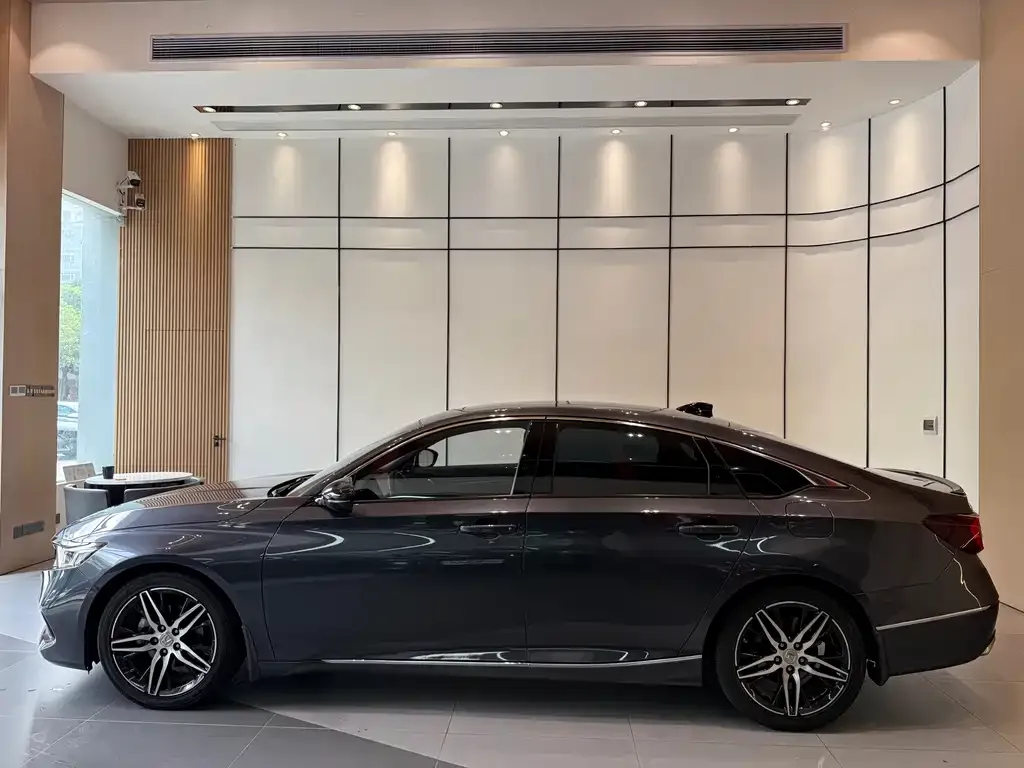 Honda Accord — фото 8