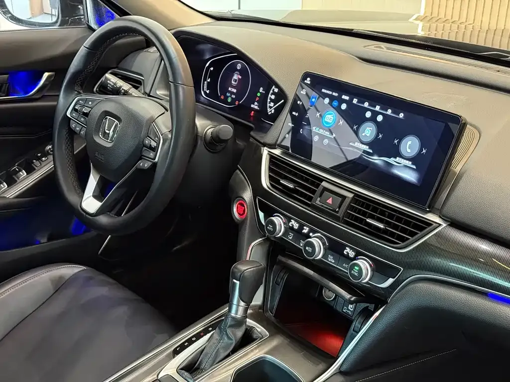 Honda Accord — фото 10