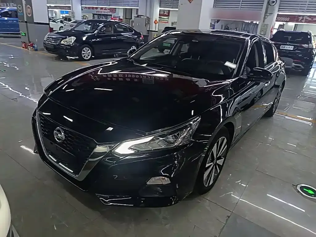 Nissan Teana — фото 1