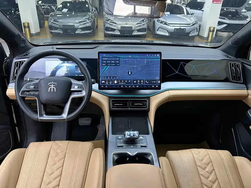 BYD L DM-i — фото 7