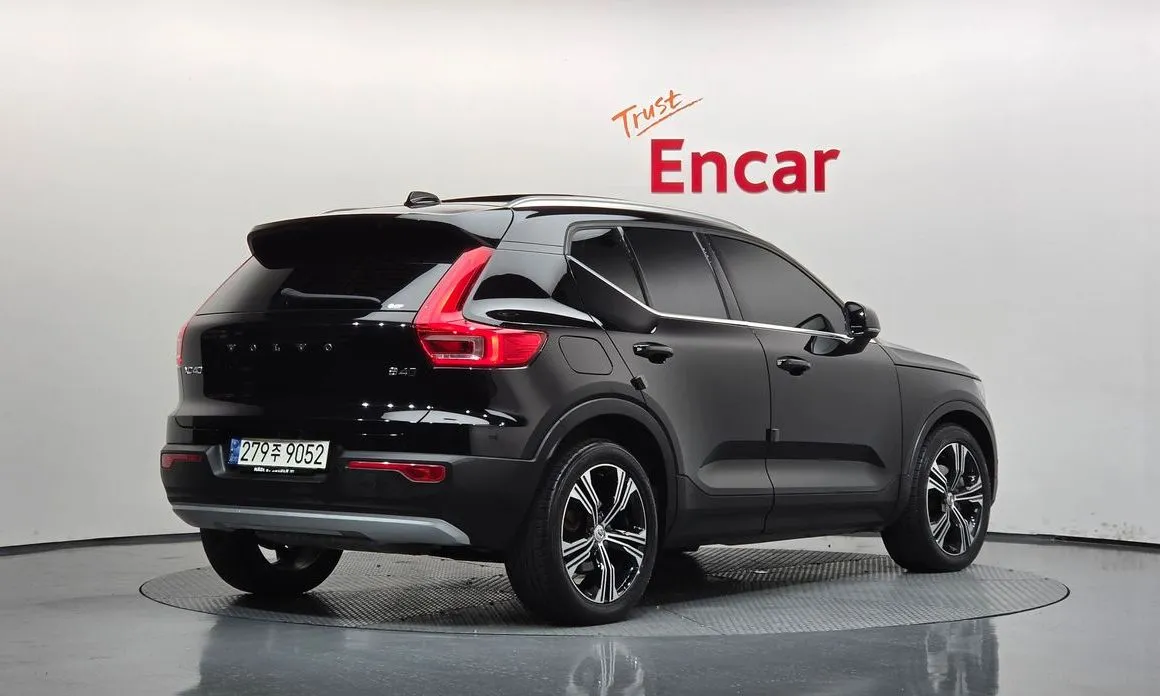 Volvo XC40 — фото 5