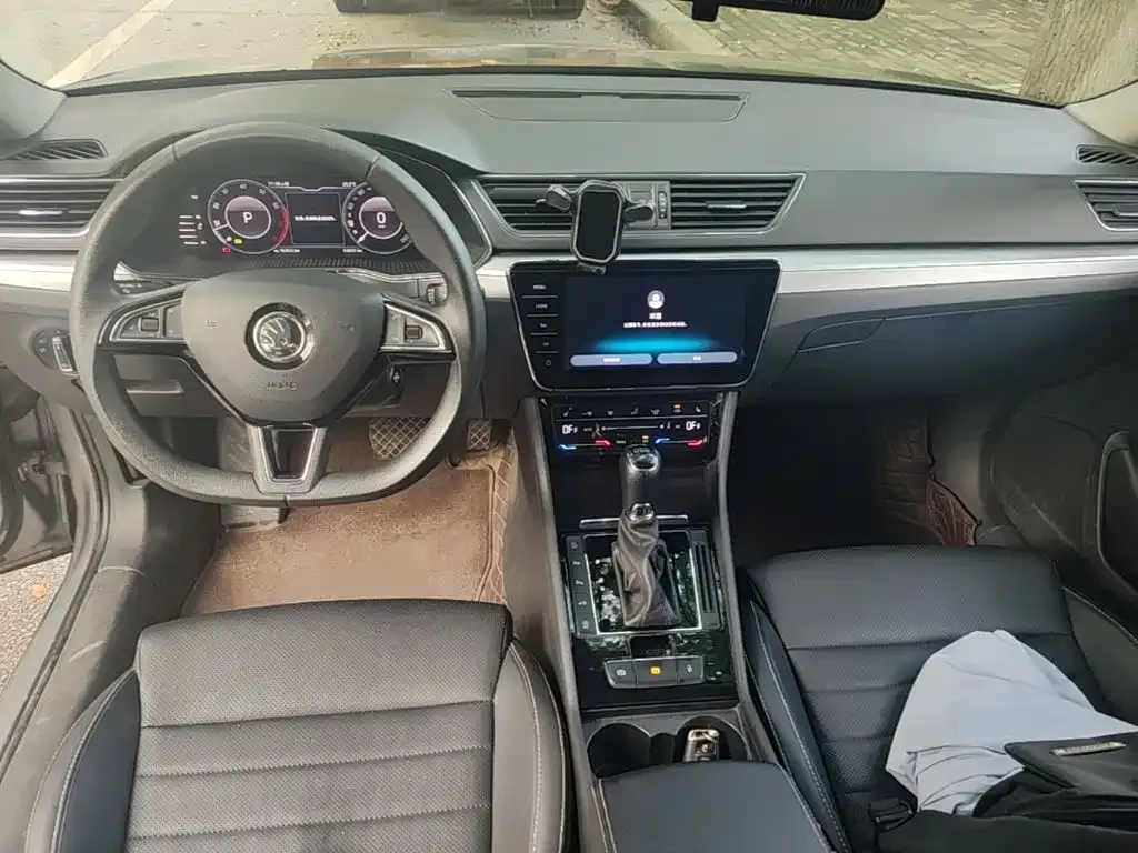 Skoda Superb — фото 6