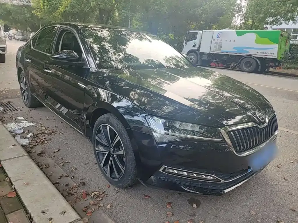 Skoda Superb — фото 3