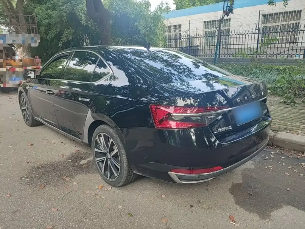 Skoda Superb — фото 4