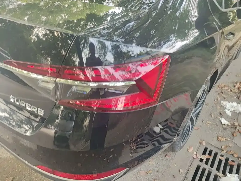 Skoda Superb — фото 2