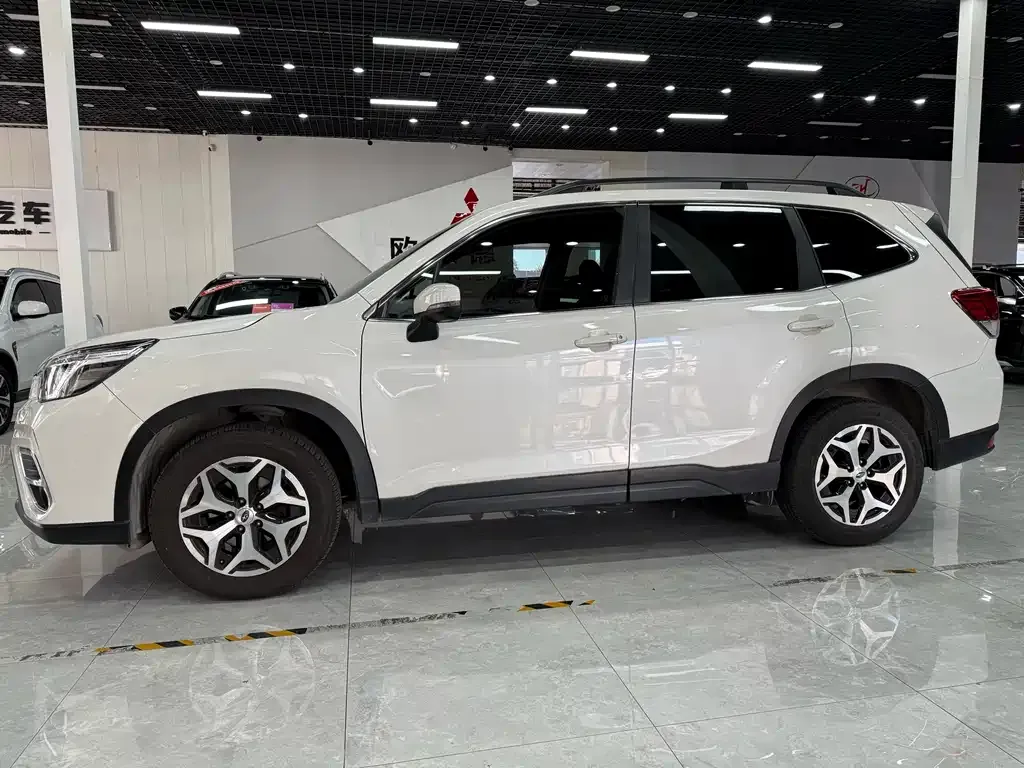 Subaru Forester — фото 10