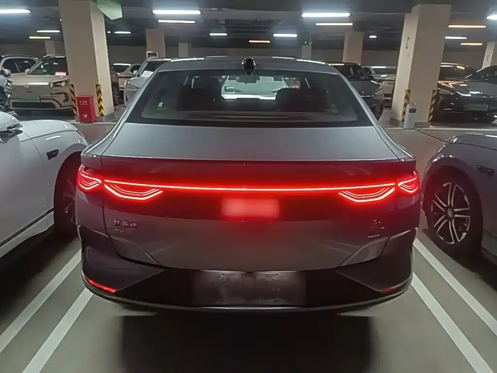 BYD Qin L — фото 1