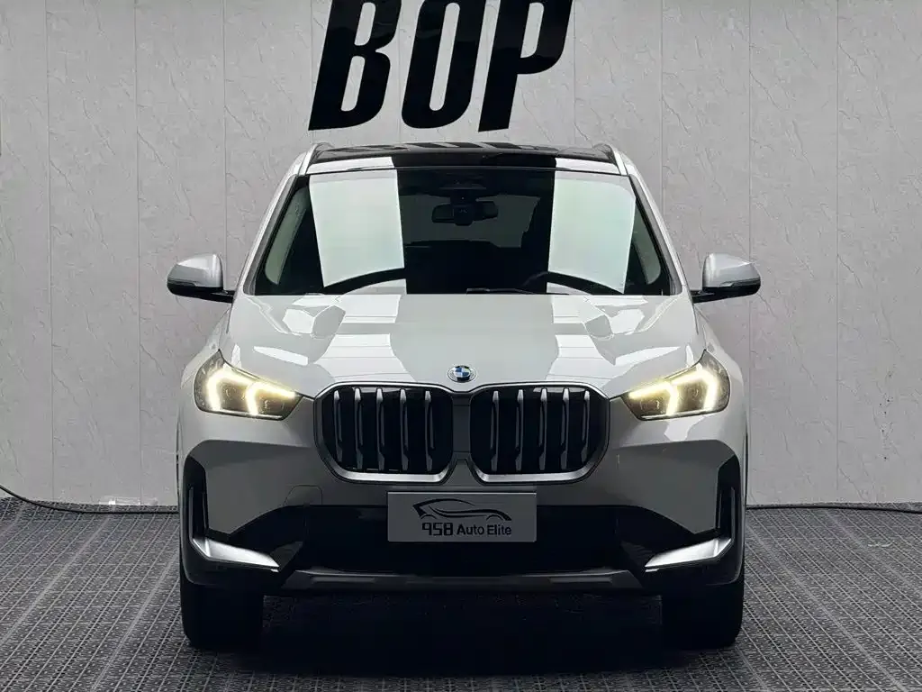 BMW X1 — фото 5