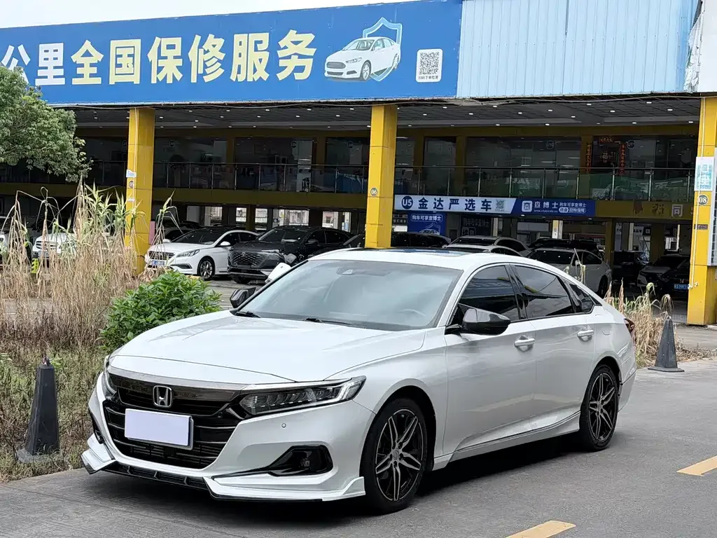 Honda Accord — фото 1