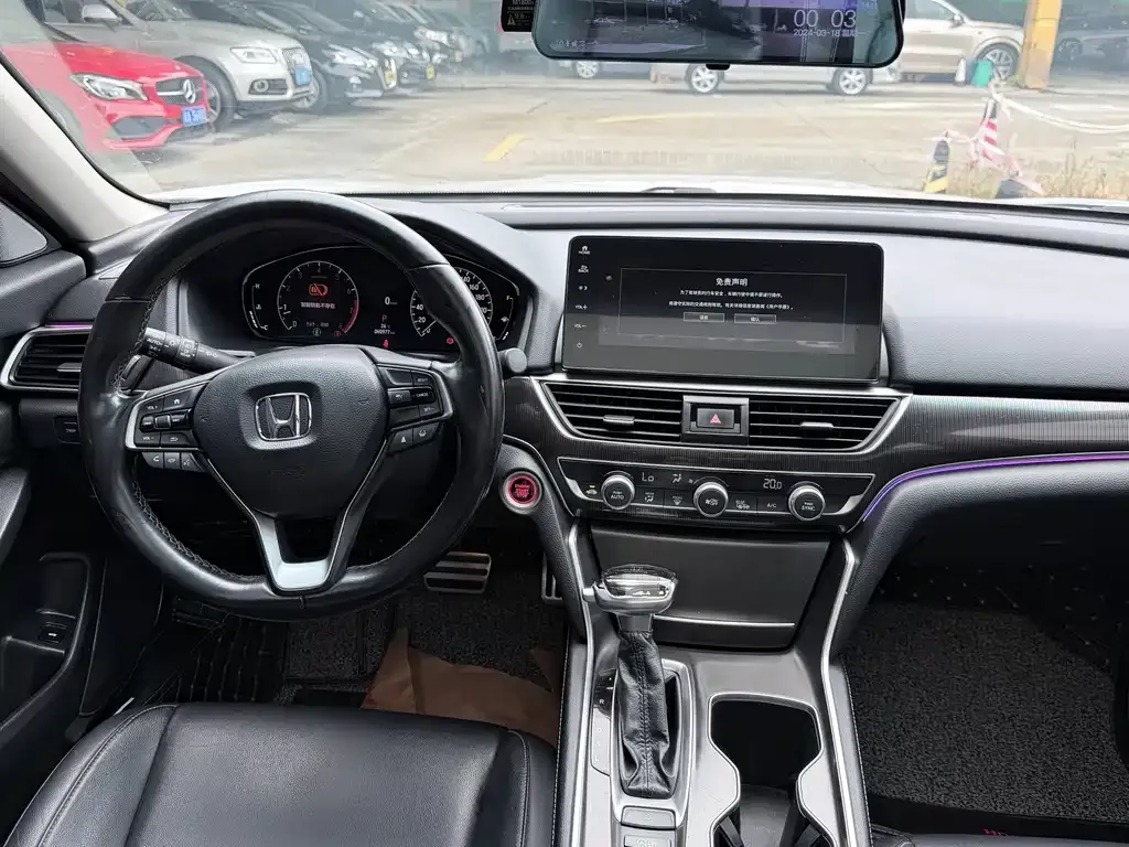 Honda Accord — фото 7