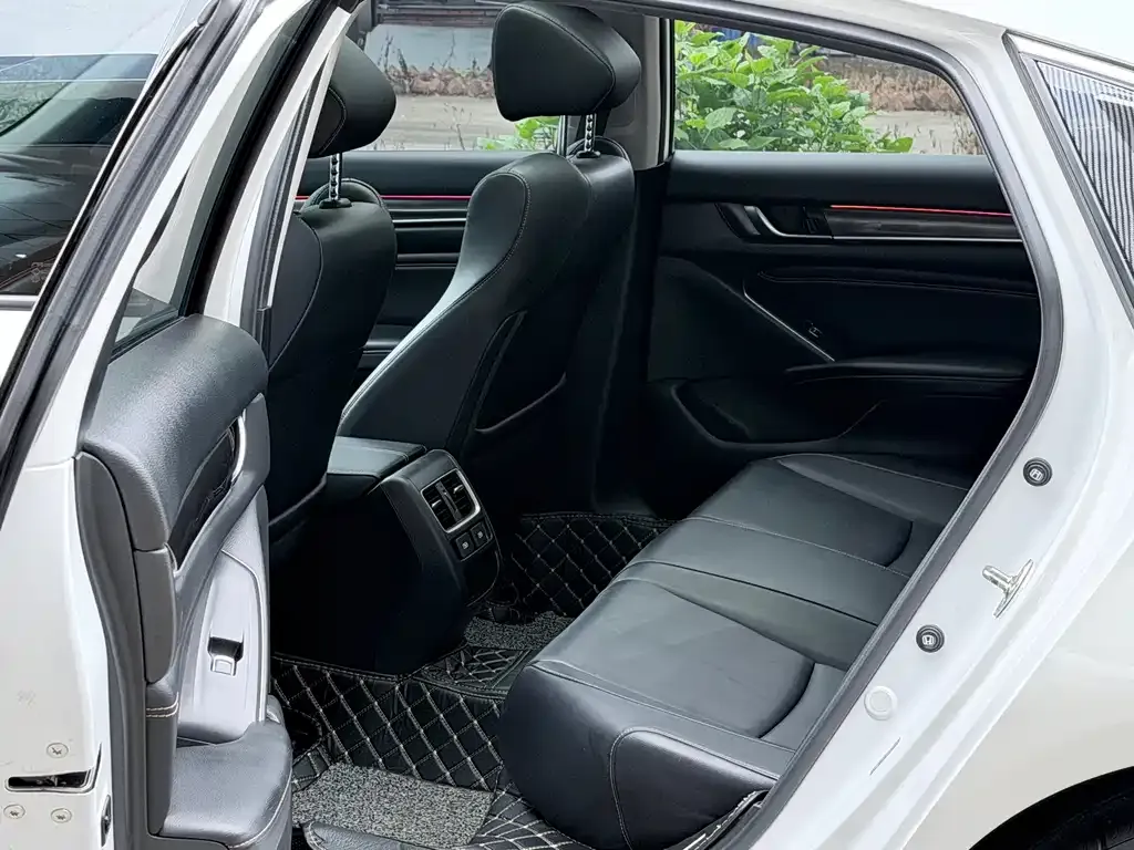 Honda Accord — фото 5