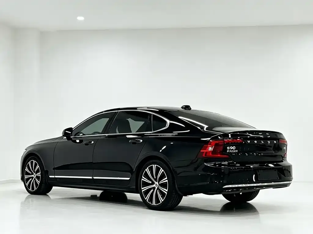 Volvo S90 — фото 3