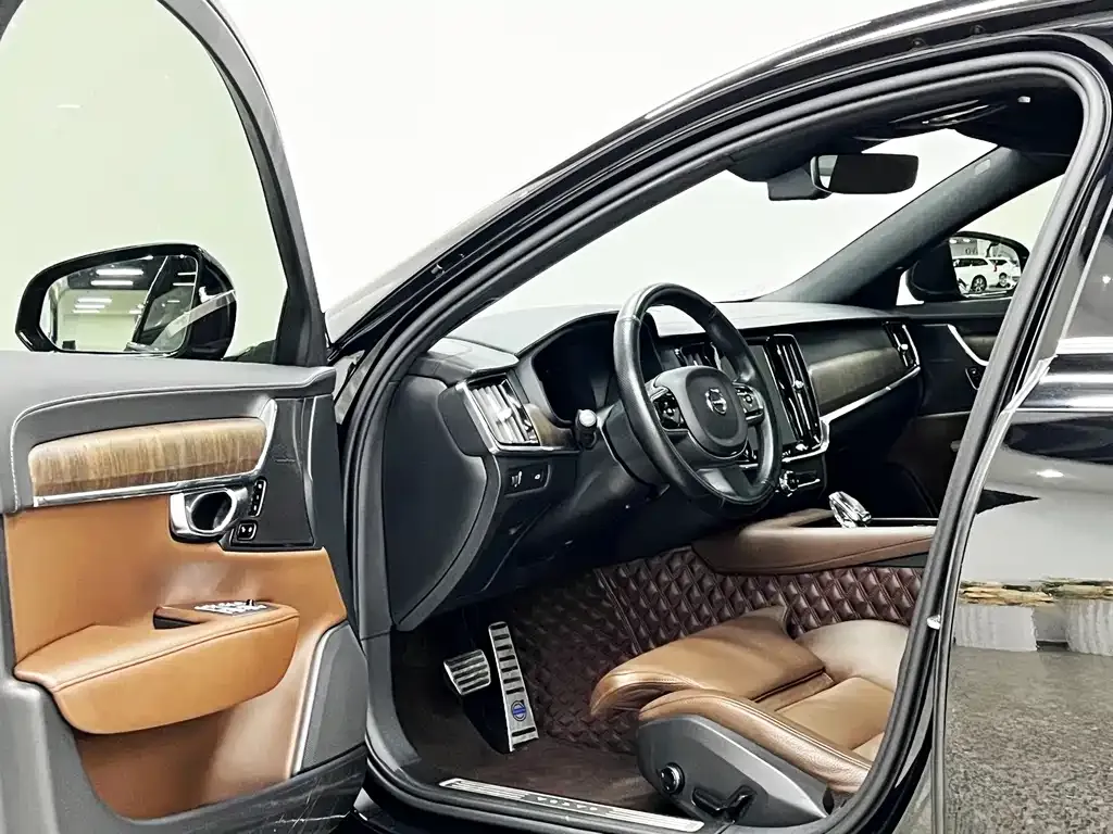 Volvo S90 — фото 9