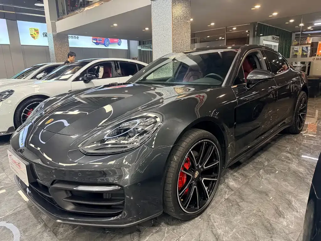 Porsche Panamera — фото 1