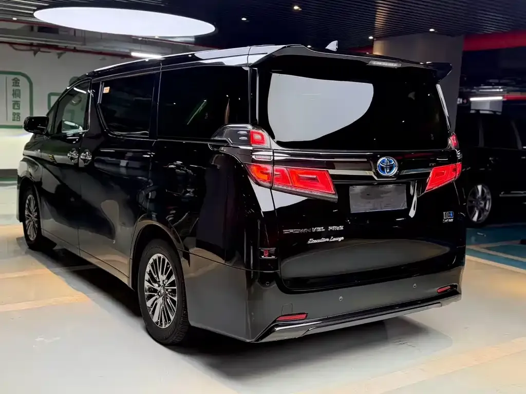 Toyota Vellfire — фото 5