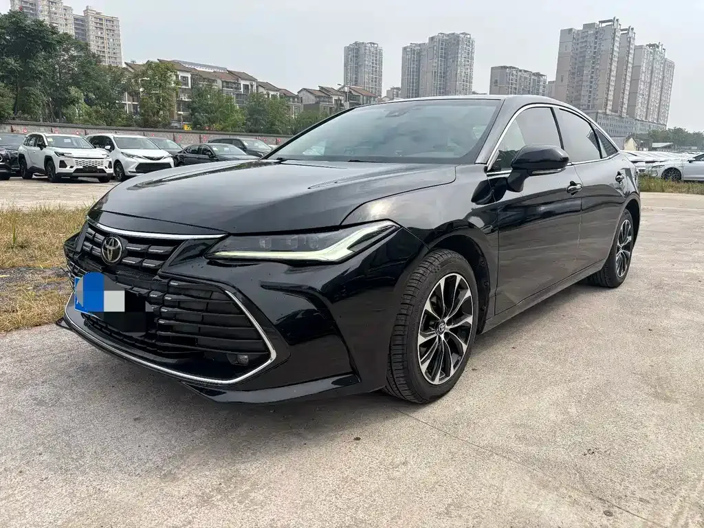 Toyota Avalon — фото 1