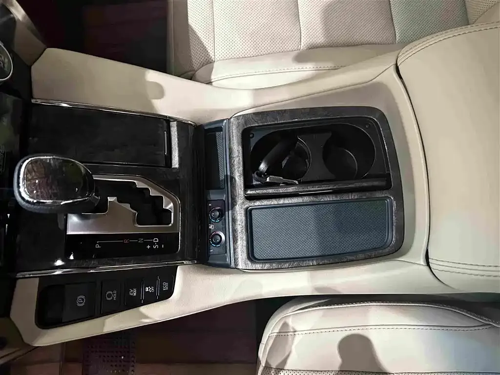 Toyota Vellfire — фото 9