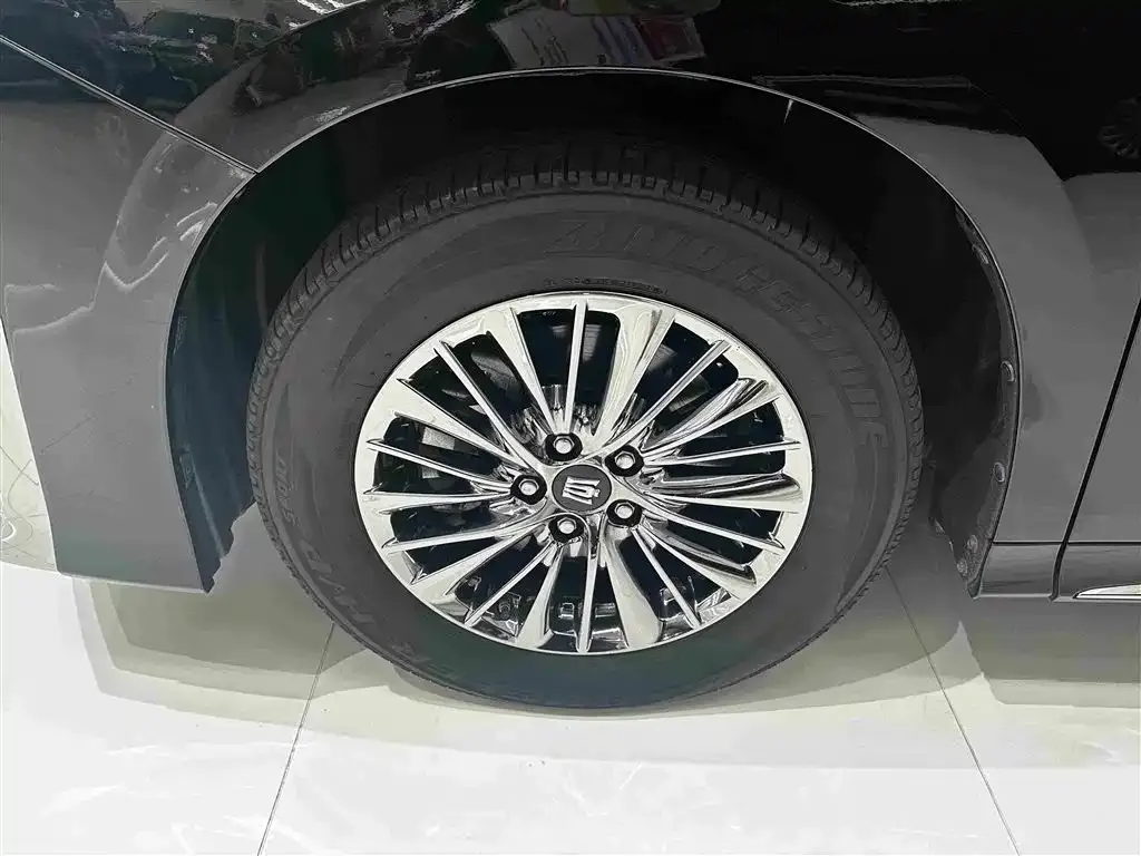 Toyota Vellfire — фото 3