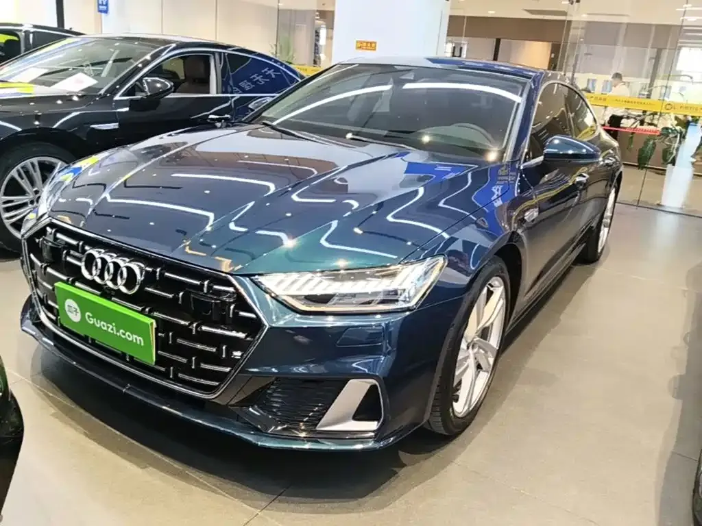 Audi A7L — фото 1