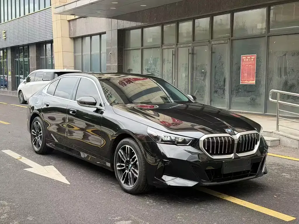 BMW 5 Series — фото 3